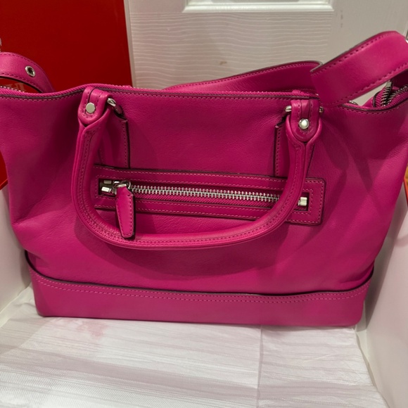 Brand New COACH (authentic) Leather Handbag - Picture 6 of 8